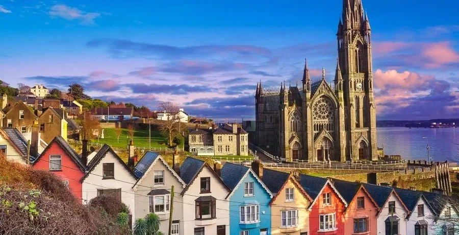 cathedral-and-colored-houses-in-cobh-ireland
